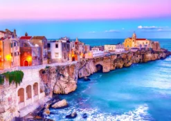 Vieste on the Rocks, Italy Puzzel (1000 stukjes)